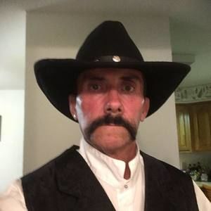 Meet your Posher, Christopher